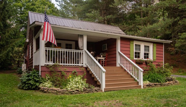 Farmhouse on Little Peak Creek Farm!