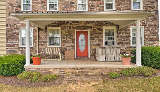 Farmhouse on River, 12 Miles to Liberty Mountain