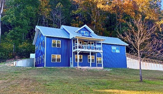Farmhouse, Pickleball Court, Bamboo Maze, and Creek Stomping on 27 Acres