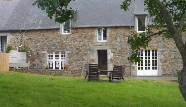 Farmhouse renovated in the Breton tradition