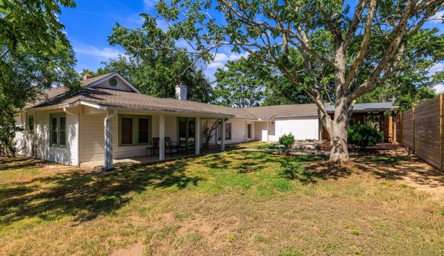 Farmhouse Retreat - Fredericksburg, TX