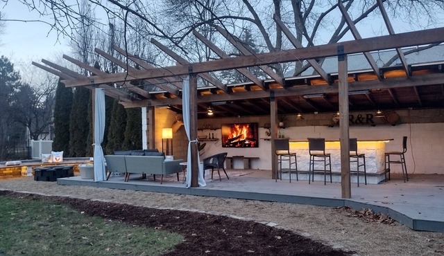 Farmhouse retreat near ISU