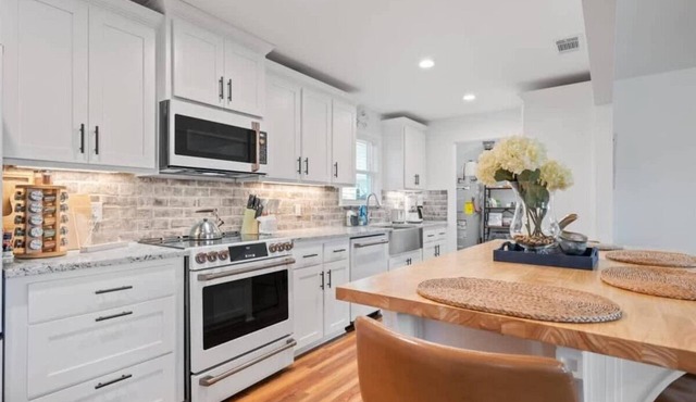 Farmhouse Retreat near Savannah