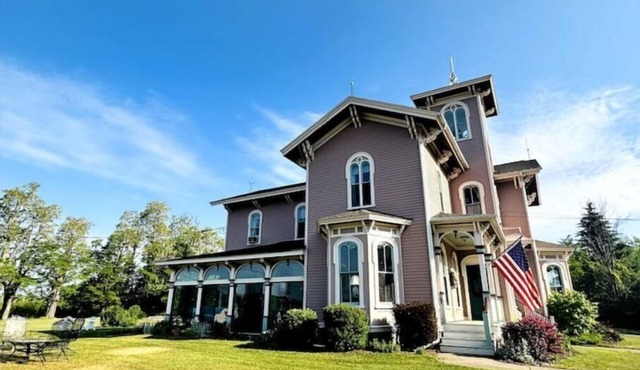 Farmhouse retreat;wine country, Chautauqua Institution, National Comedy Center!