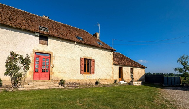 Farmhouse Retreat with Garden, AC, and Modern Amenities