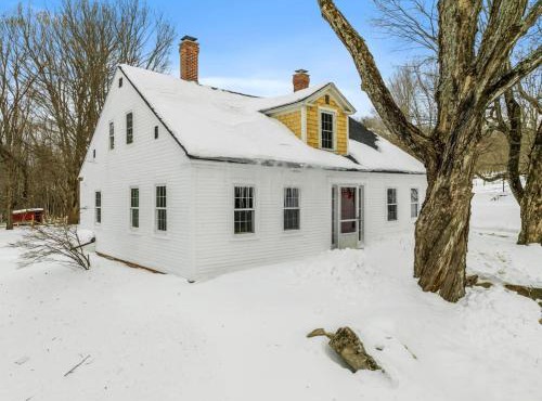 Farmhouse Stay, Mini Cows & Trails, Lakes Region