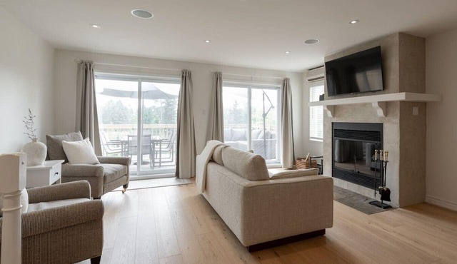 Farmhouse-Style Townhouse | 3 Floors Fireplace