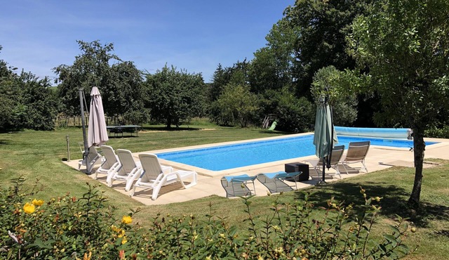 Farmhouse With Sole Use Of Private, Heated Pool In Peaceful, Rural Location