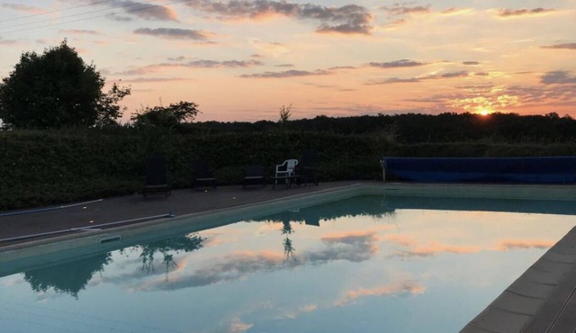 Farmhouse with billiards, swimming pool and sauna 100 km from Paris