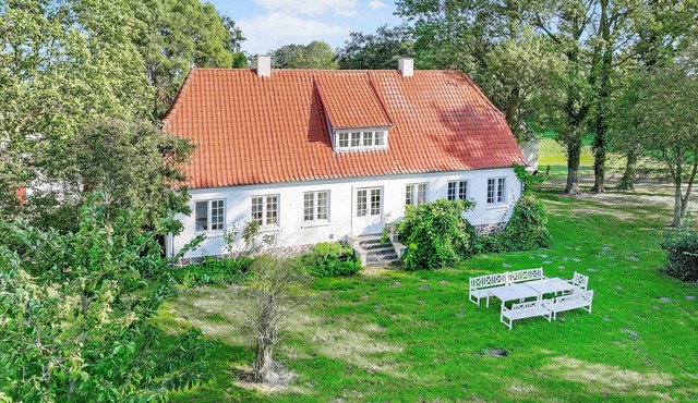 Farmhouse with a view of wild nature