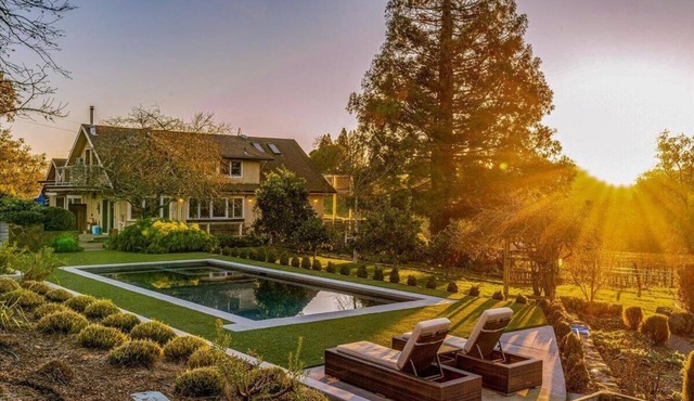 Farmhouse with Pool, Hot Tub and Tastings Included