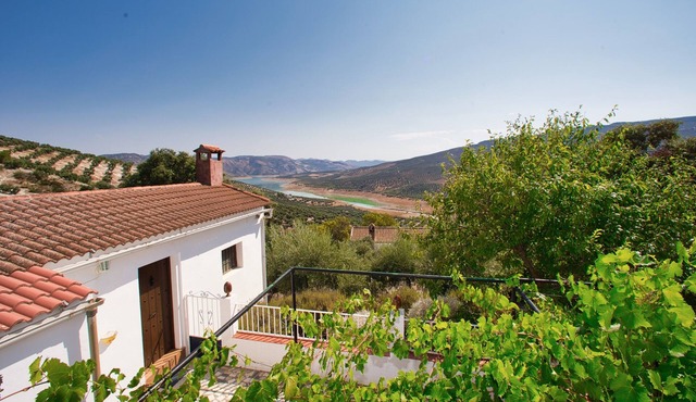 Farmhouse With Private Pool And Breathtaking Views Over Lake Iznajar WIFI