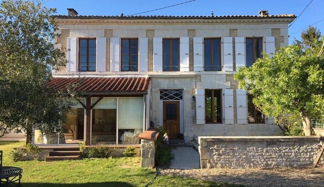 Farmhouse With Private Heated Pool (June to Sept)