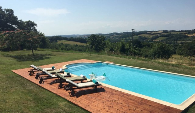 Farmhouse with stunning views, Exceptional location, land 11 hectares