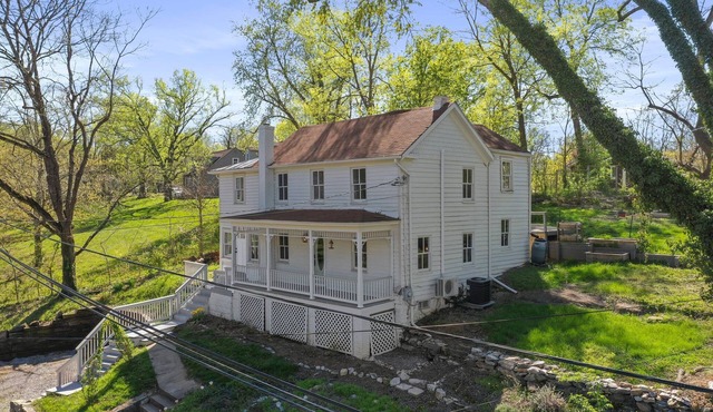 Farmhouse Writer's Retreat in Historic Shepherdstown