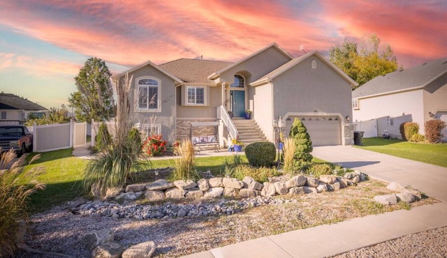 Farmington Gem 6BR Sleeps 16