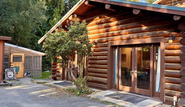 Farmstay in the Woods at Cedrus Farms