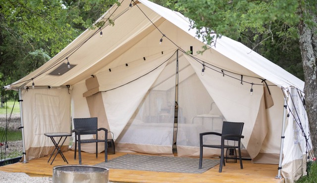 Farmstay & Magical Glamping near Corsicana