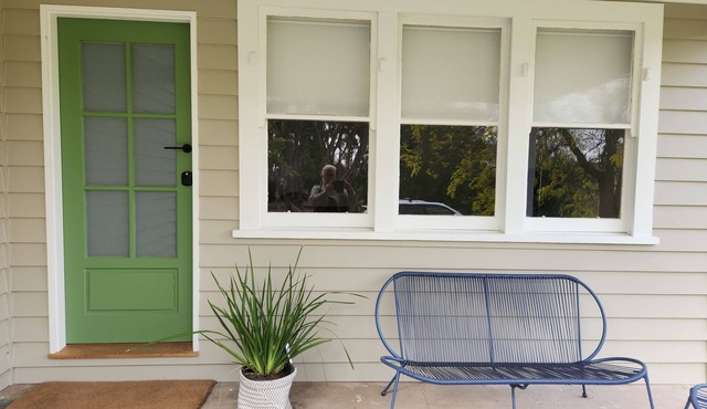 Farmstay Peppercorn Cottage. Space to appreciate.