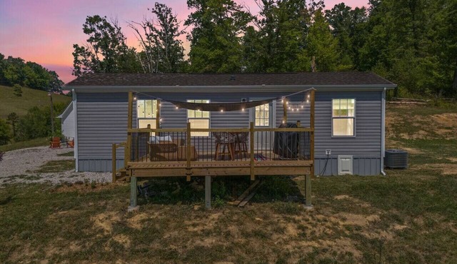 FarmView- Private on 20 acres, Pond, Gas Grill, Firepit, WiFi