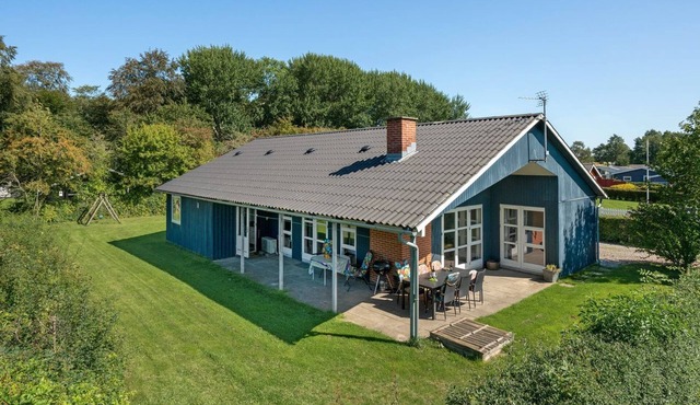 "Farnke" - 600m from the sea by Interhome