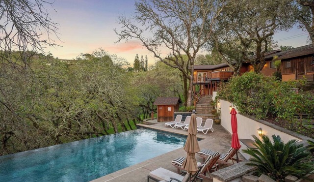 Farpoint: Heated Infinity Pool, Mountain Views