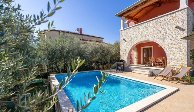 Fascinating villa with panoramic sea views, private pool, baby cot, hydromassage surrounded by oleanders and olives