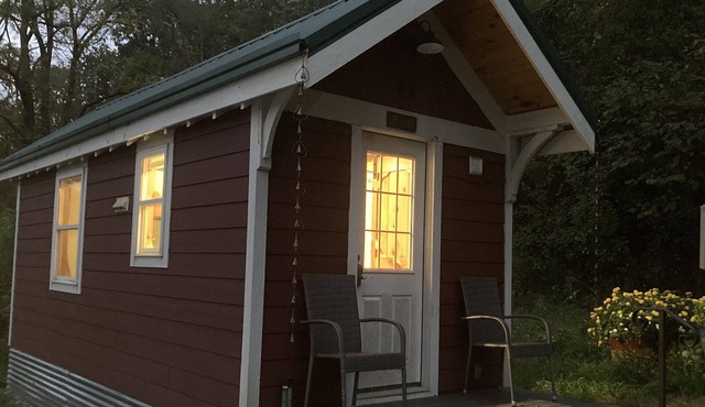 Fast WIFI, Clean, Cozy and Peaceful, 5 Minutes to Newport, Near Valleyview Venue