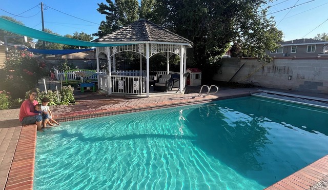 Fast WiFi | Foosball | Close to Conference Centers.