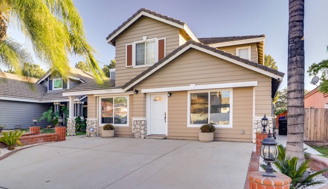 Fast WiFi & Free Parking: Cozy Fontana Apartment