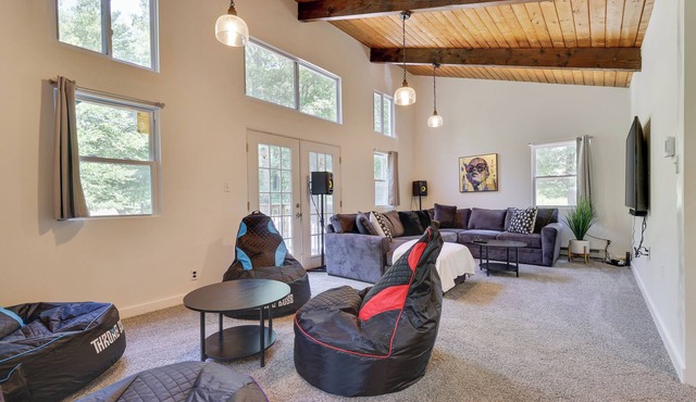 Fast Wifi/Lake/Water Park/Events/Gatherings/Firepit/Theater/AC