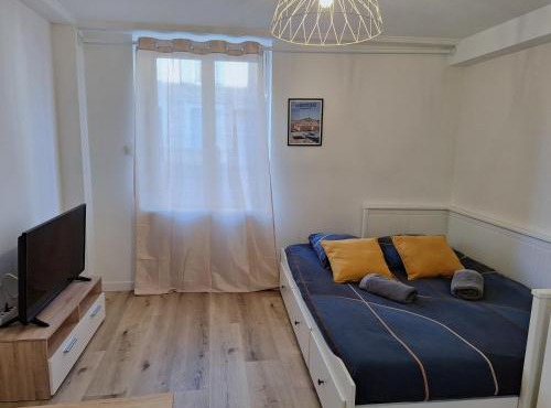 Faubourg des voyageurs 5 - Studio climatisé 2 personnes - proche axe autoroute