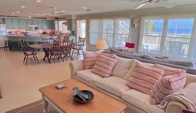 Faye DoDo - Beachfront - Island Realty