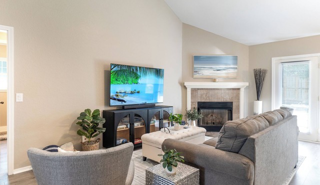 FayetteChill Casita - Modern Comfort Near the Heart of Fayetteville. NWA's Best