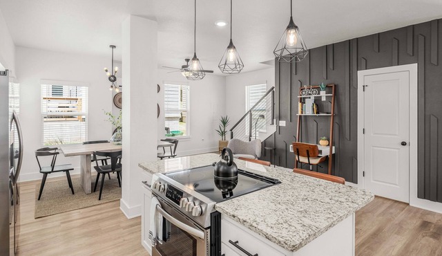 FayetteVilla - Near the University and Centennial Park