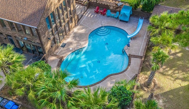 Fayetteville Getaway | Pool Pizza Oven Fire Pit