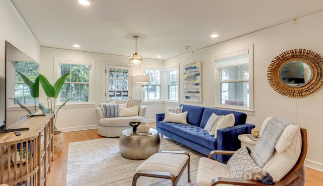 Fayetteville Home ~ 2 Blocks to Dickson Street!