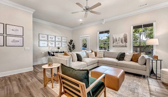Fayetteville Home Luxury Living Walk to University of Arkansas