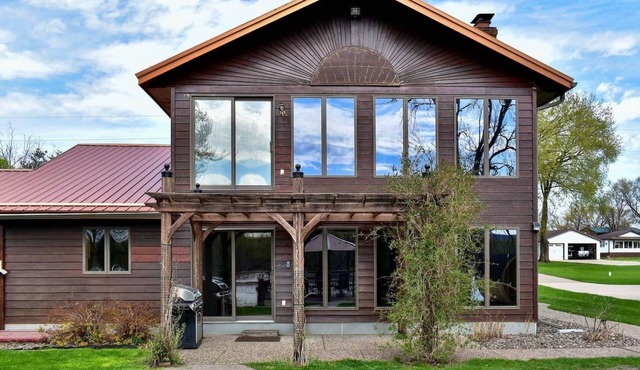 FC River Retreat