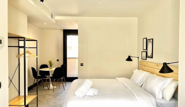 FD/ Beautiful penthouse with terrace. Parking, WIFI, TV.