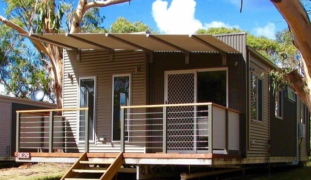 FDE 29 - FAMILY DELUXE 3 BEDROOM CABIN