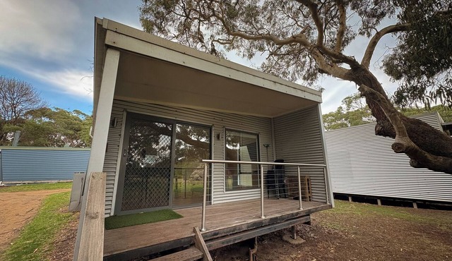 FDE 4 - FAMILY DELUXE 2 BEDROOM CABIN