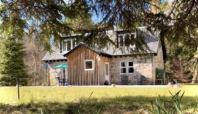 FEAGOUR, family friendly, with open fire in Laggan
