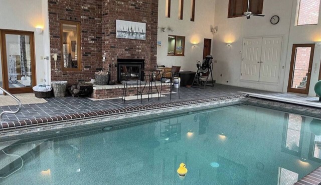 Feathered Nest at Fellows Lake w/Indoor POOL!