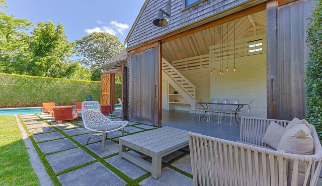 Featured in Boston Globe- fully renovated cape w/pool & modern barn pool house