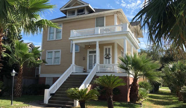 Featured in Oct Coast Magazine! Pirate House with mini nightclub & Pirate Pub!