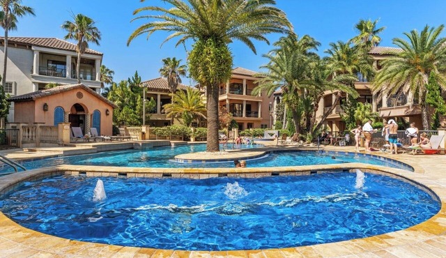 FEATURED ON THE AMERICAN DREAM TV SHOW! HOME SLEEPS 10,PRIVATE BEACH ACCESS,POOL