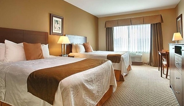 Featuring an indoor swimming pool and hot tub .