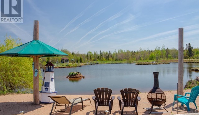 Featuring lake views, quiet, beautiful scenery, large green areas