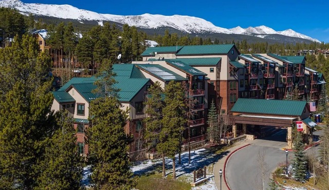 Feb. 10-17 Best in Breck. Hilton Valdoro. 2 BR, 2 Bath. Pvt deck and hot tub